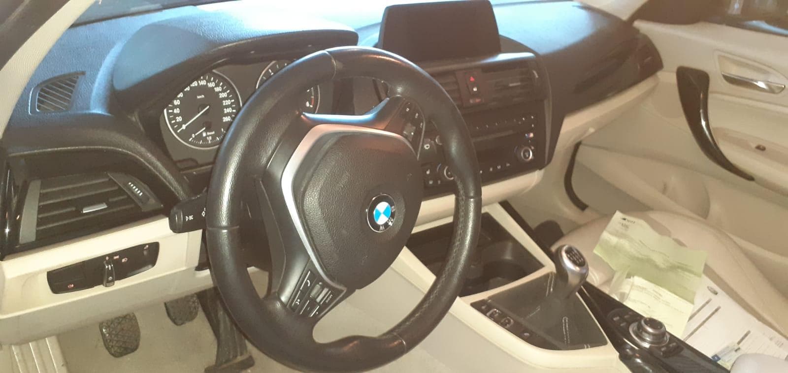 BMW 118D · Ano 2012 — imagen 27
