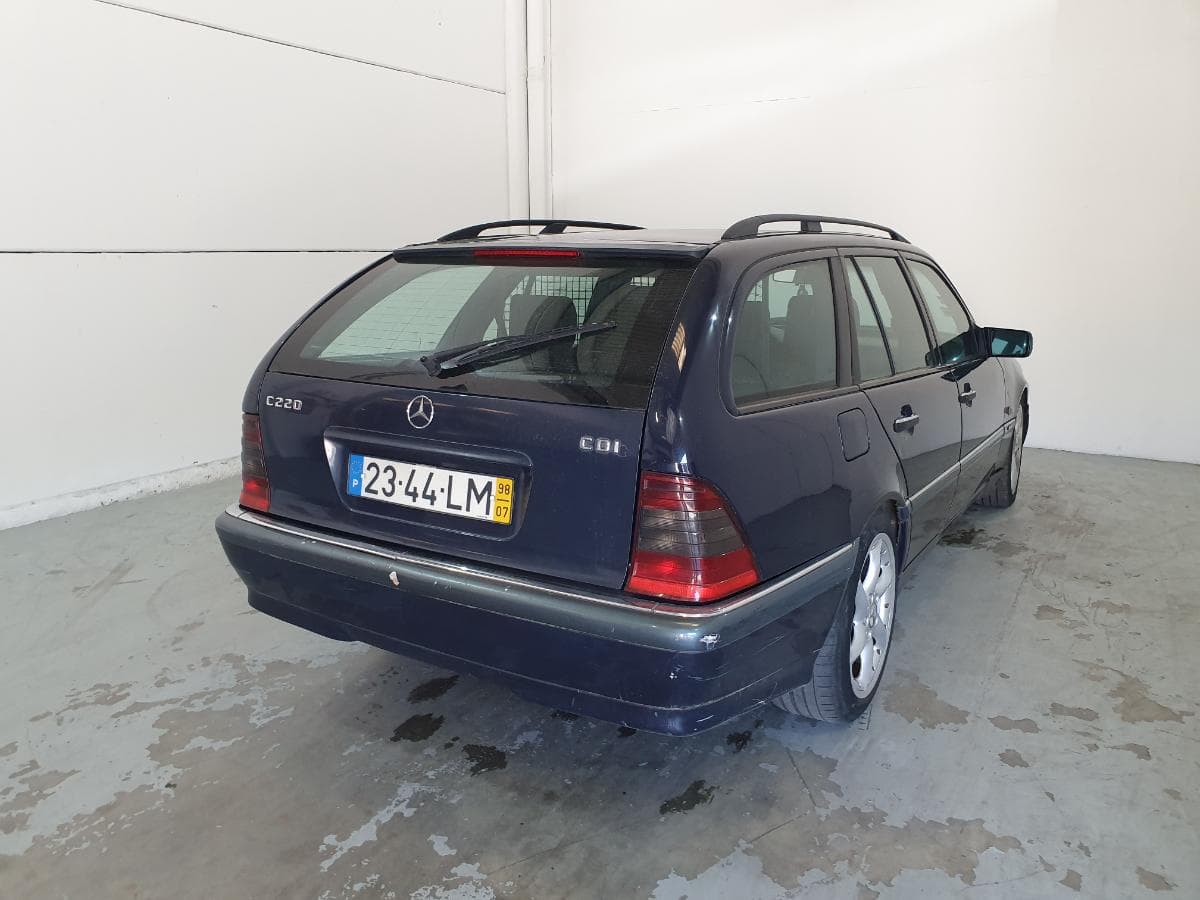 Mercedes-Benz C220 CDI · Ano 1998 — image 9