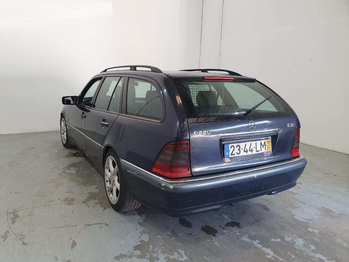 Mercedes-Benz C220 CDI · Ano 1998 — image 10