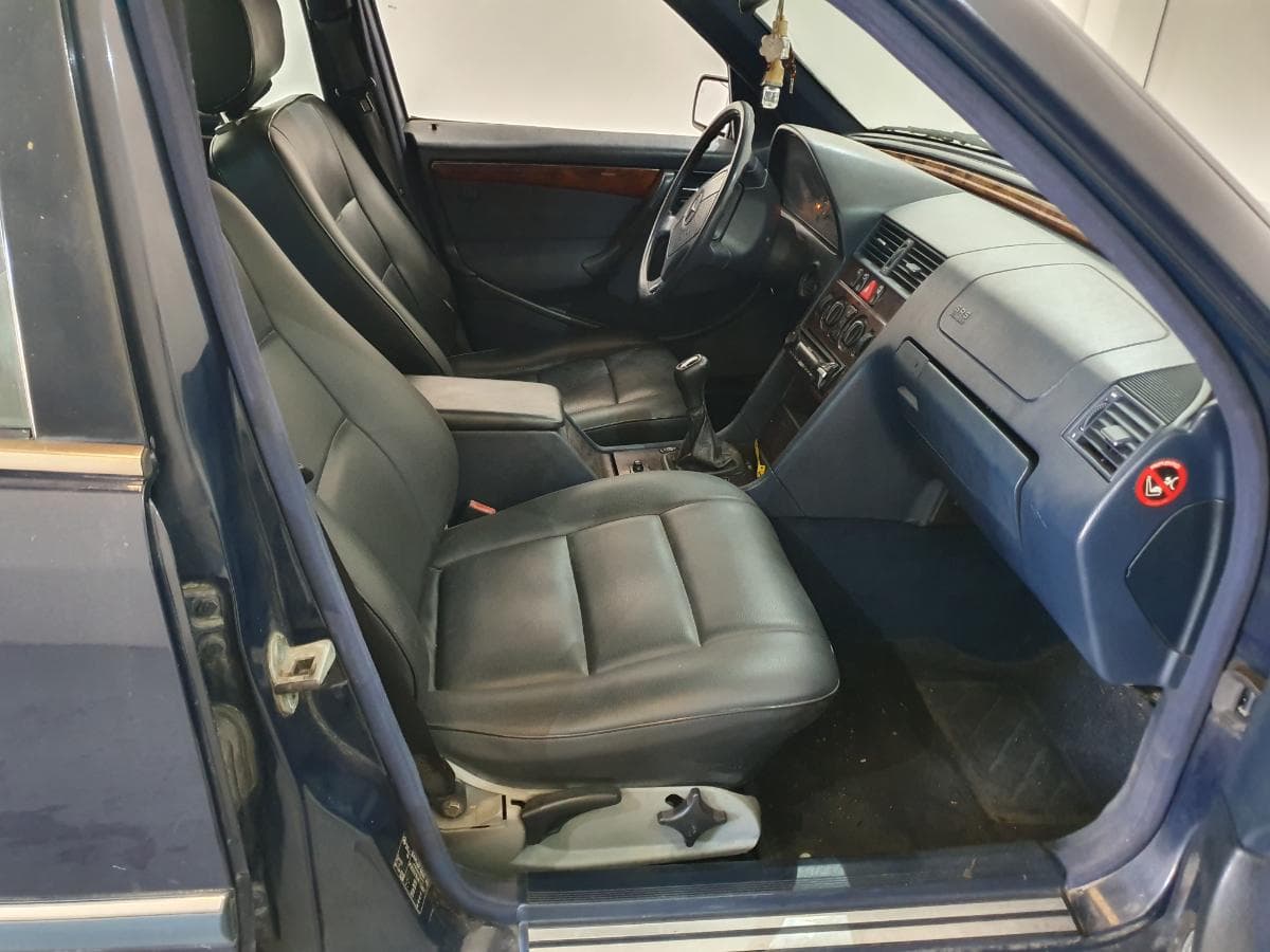 Mercedes-Benz C220 CDI · Ano 1998 — image 20