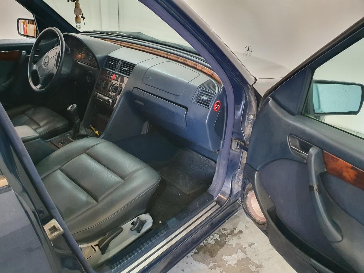 Mercedes-Benz C220 CDI · Ano 1998 — image 21