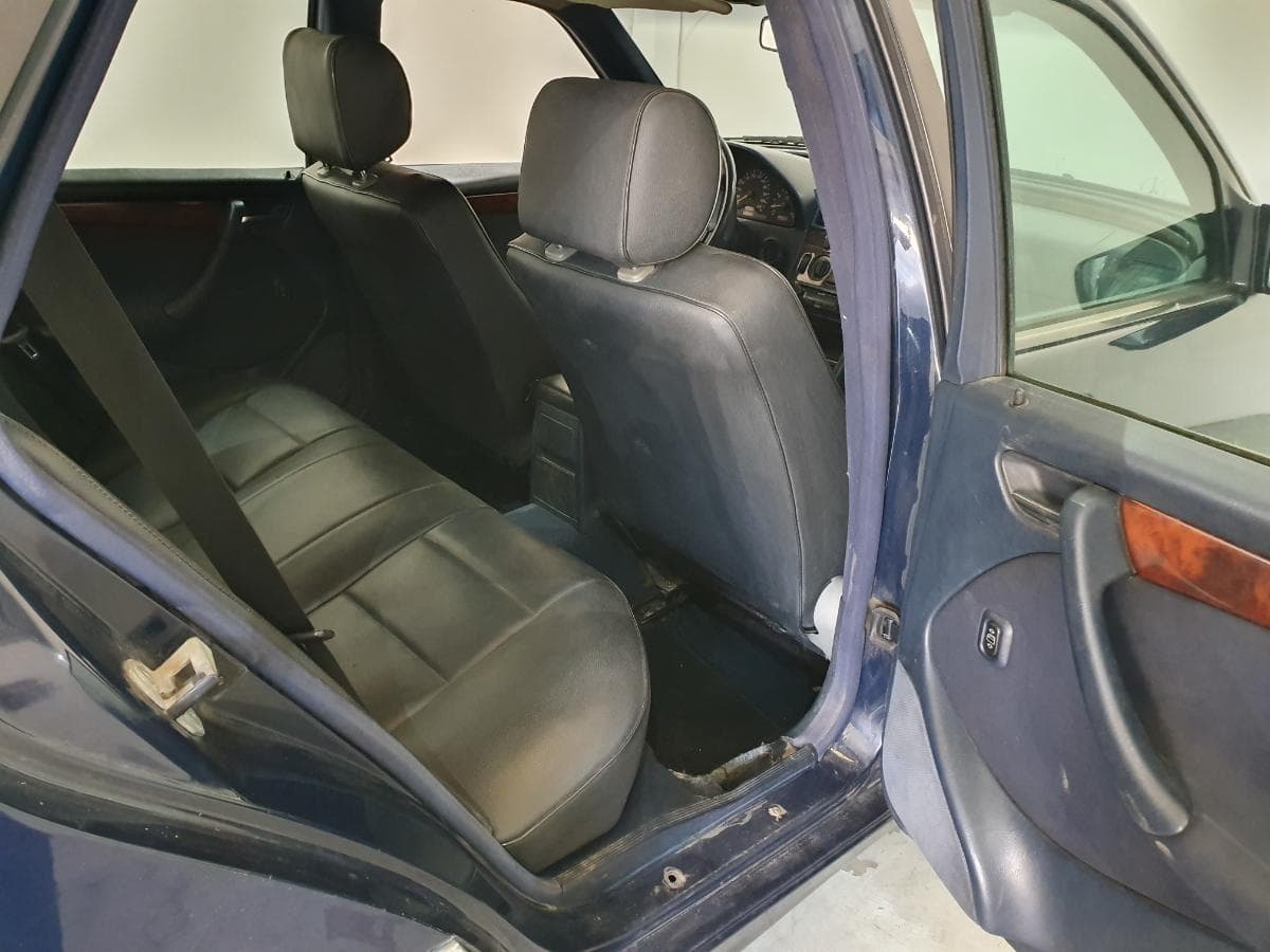 Mercedes-Benz C220 CDI · Ano 1998 — image 24