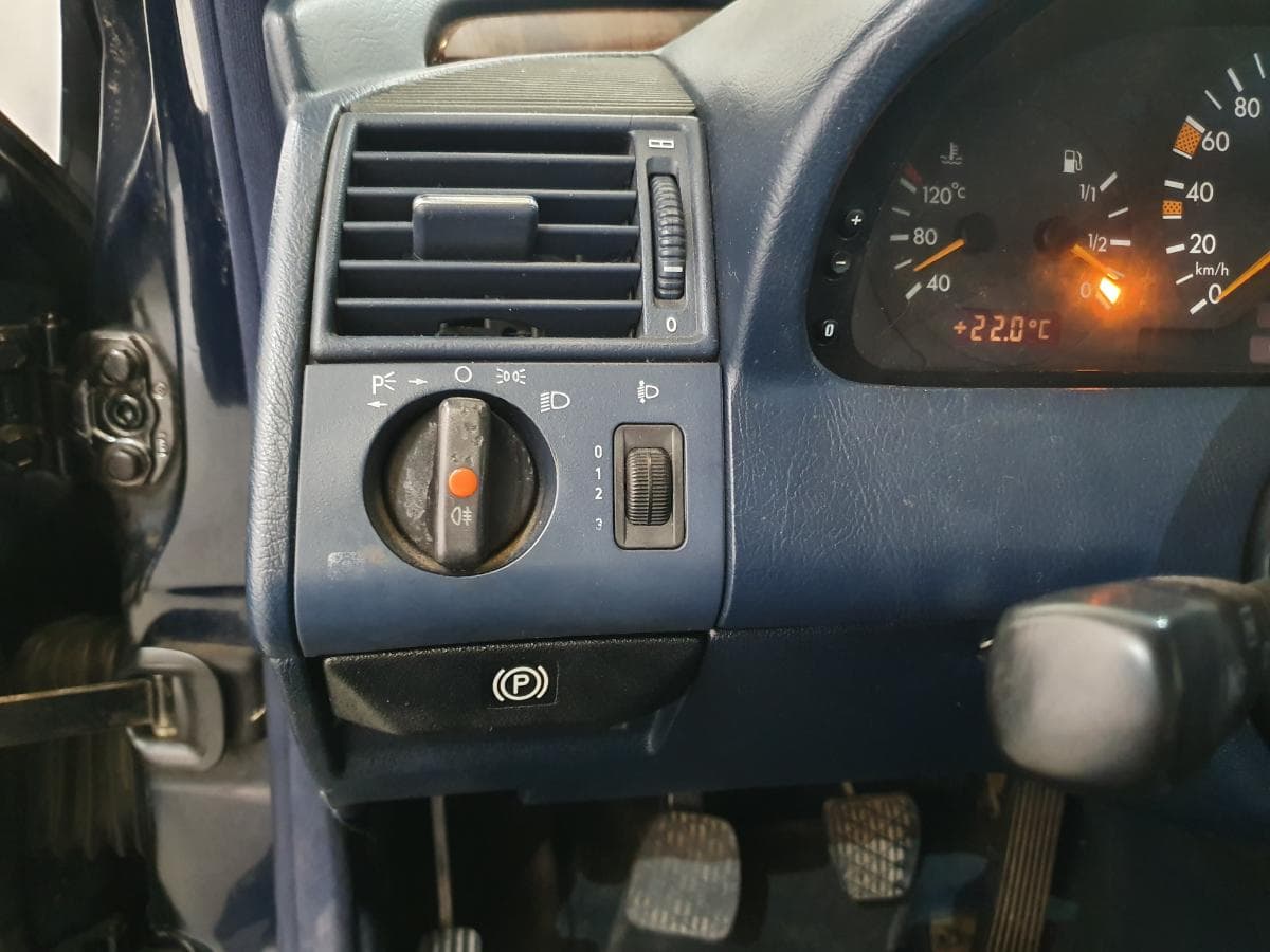 Mercedes-Benz C220 CDI · Ano 1998 — image 30