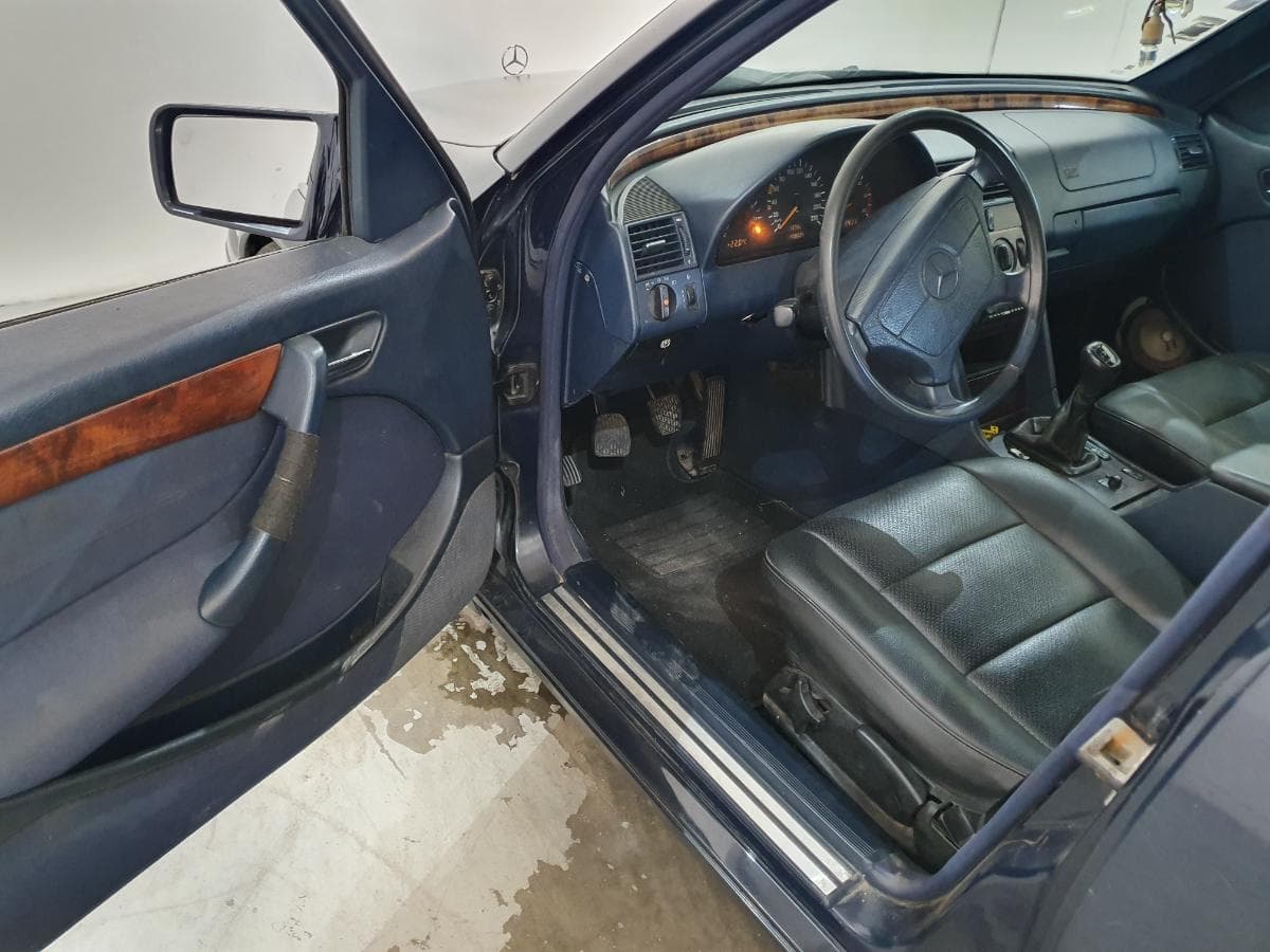 Mercedes-Benz C220 CDI · Ano 1998 — image 34