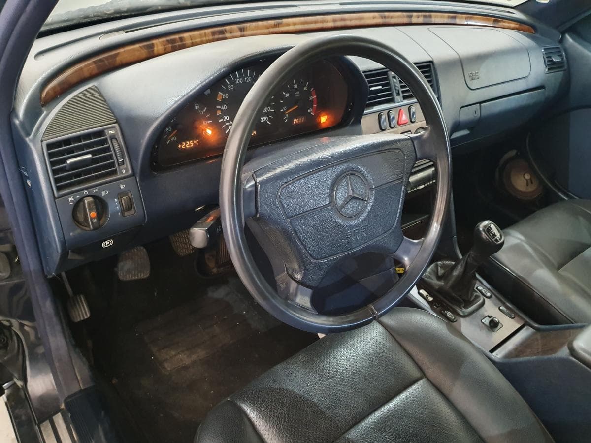Mercedes-Benz C220 CDI · Ano 1998 — image 38