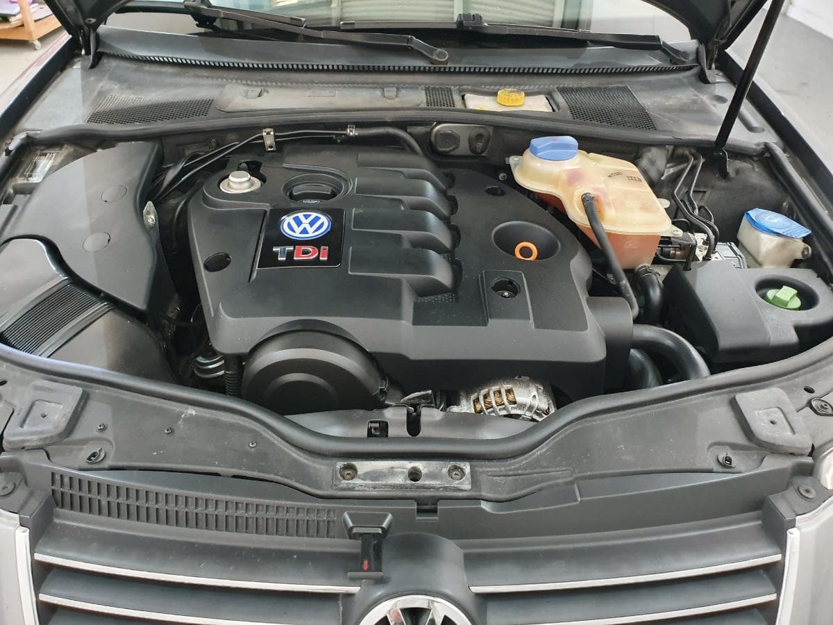 Volkswagen Passat 1.9 TDI · Ano 2001 — imagen 4
