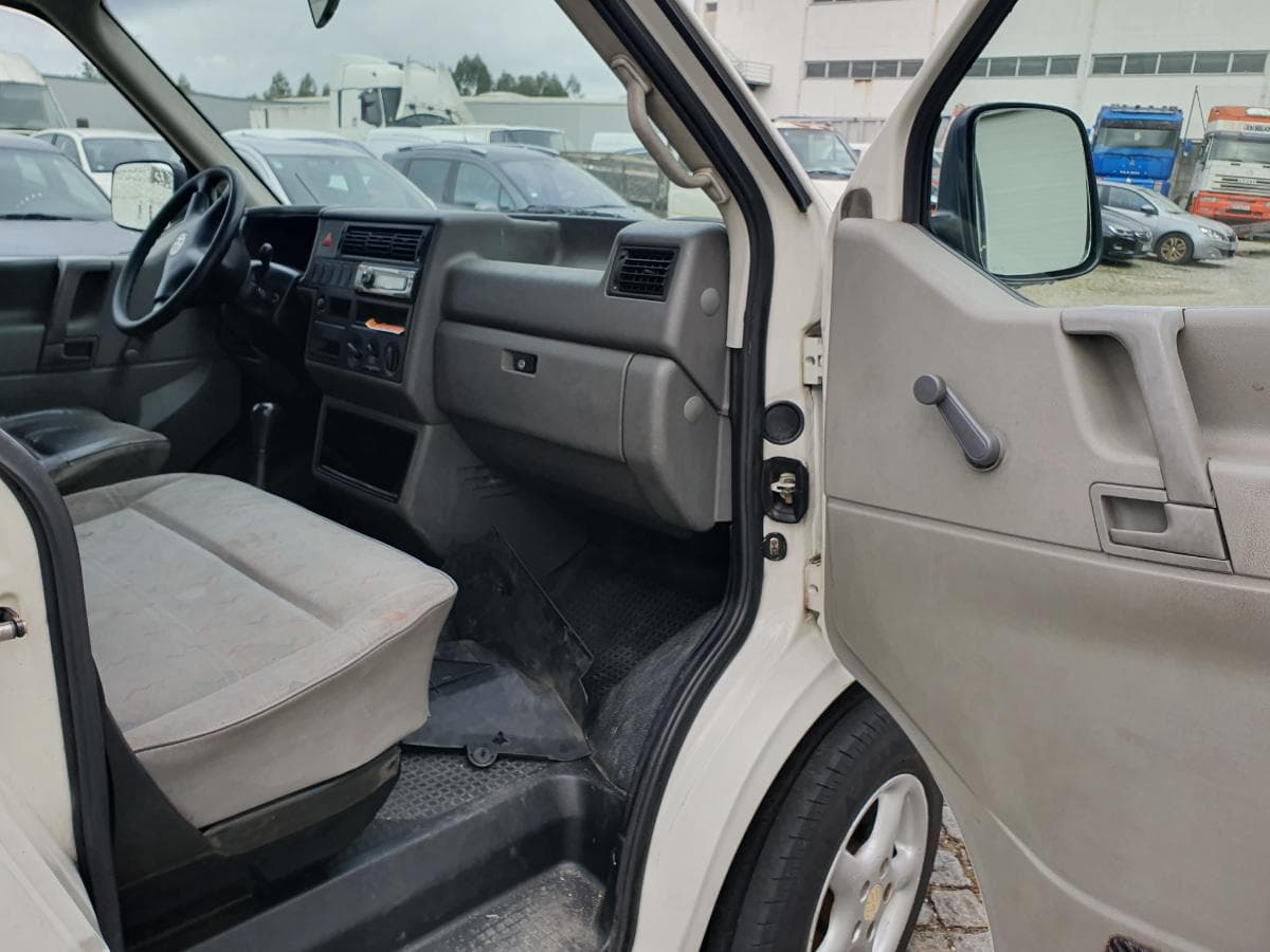 Volkswagen Transporter 2.5 TDI · Ano 2003 — image 21