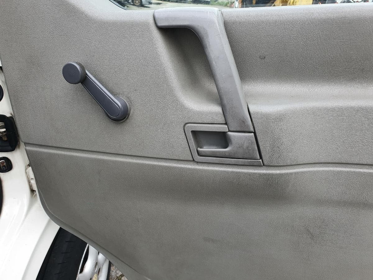 Volkswagen Transporter 2.5 TDI · Ano 2003 — image 23