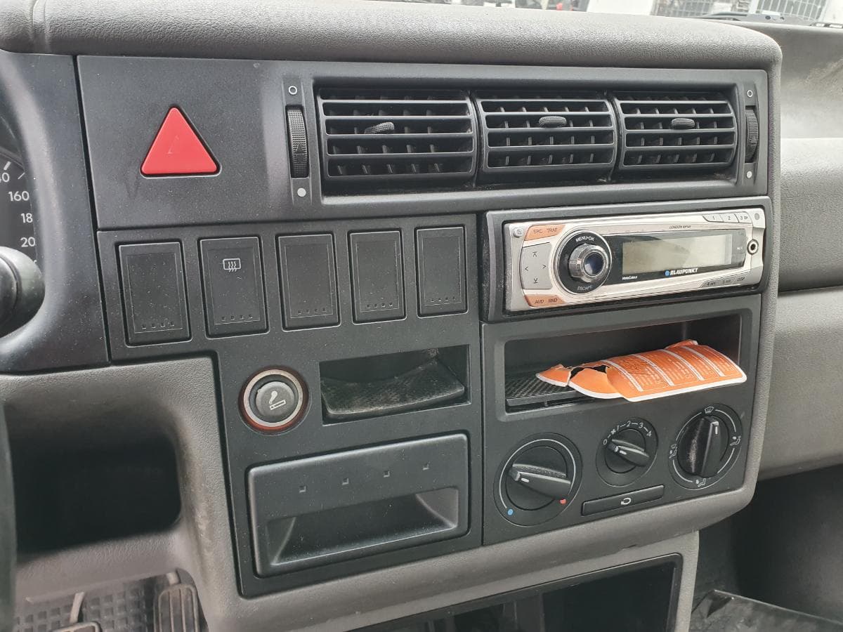 Volkswagen Transporter 2.5 TDI · Ano 2003 — image 28