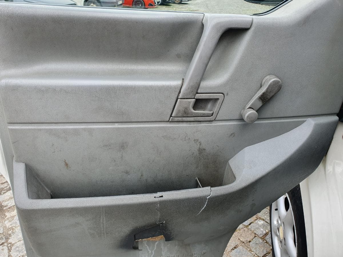 Volkswagen Transporter 2.5 TDI · Ano 2003 — image 29
