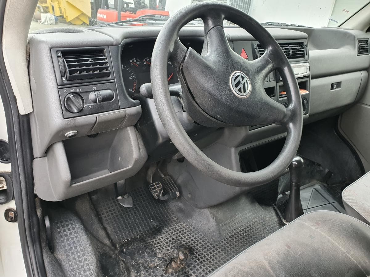 Volkswagen Transporter 2.5 TDI · Ano 2003 — image 31