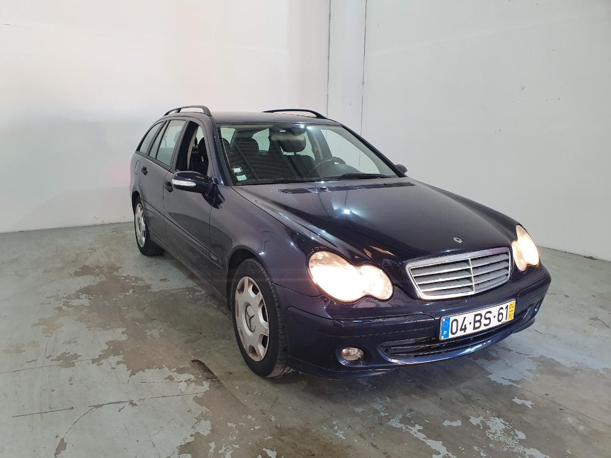 Mercedes-Benz C200 CDI · Ano 2004 — imagen 1