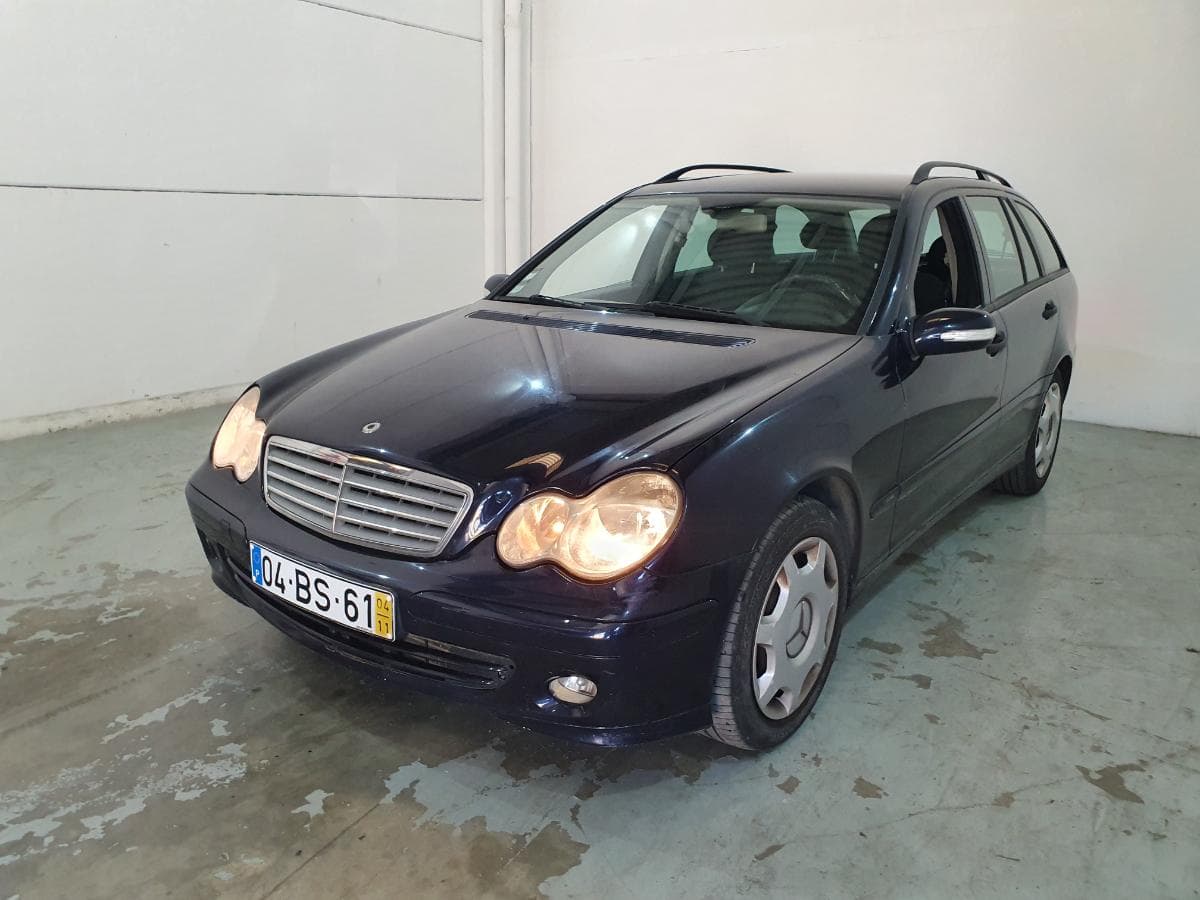 Mercedes-Benz C200 CDI · Ano 2004 — imagen 2