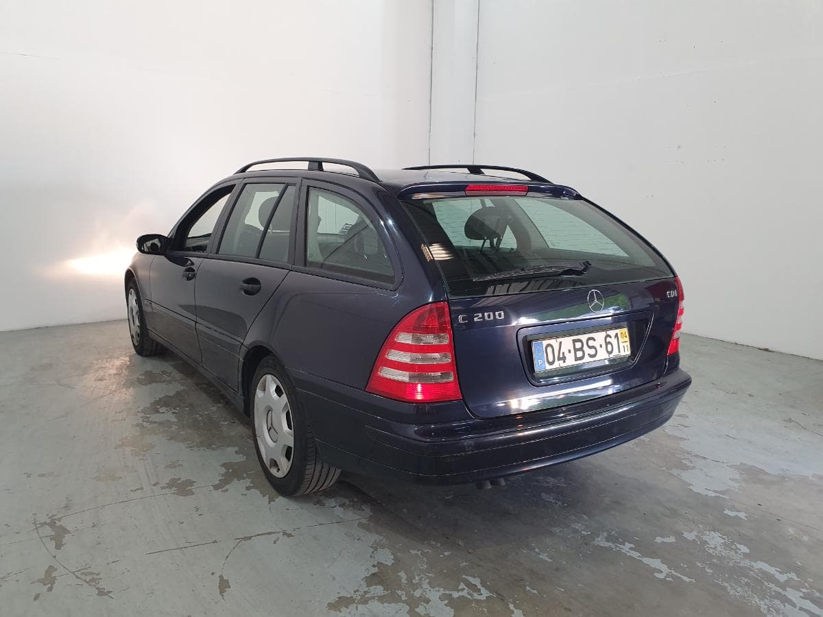 Mercedes-Benz C200 CDI · Ano 2004 — imagen 7