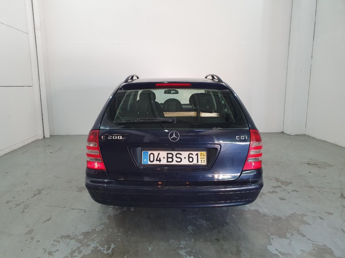 Mercedes-Benz C200 CDI · Ano 2004 — imagen 10