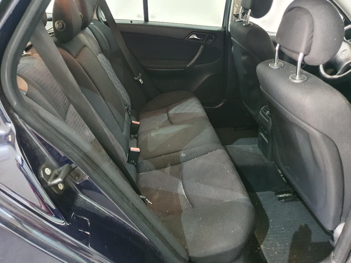 Mercedes-Benz C200 CDI · Ano 2004 — imagen 24