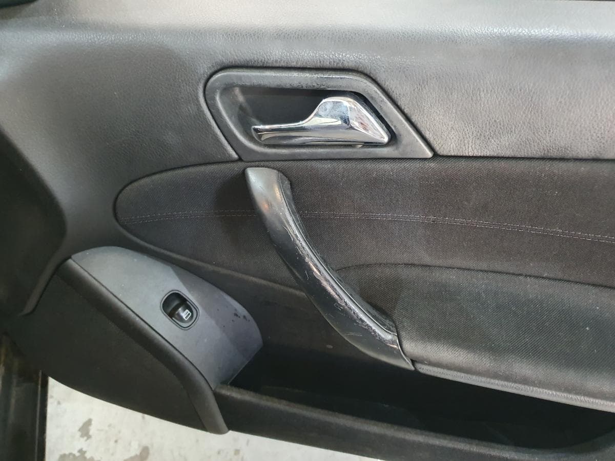 Mercedes-Benz C200 CDI · Ano 2004 — imagen 25