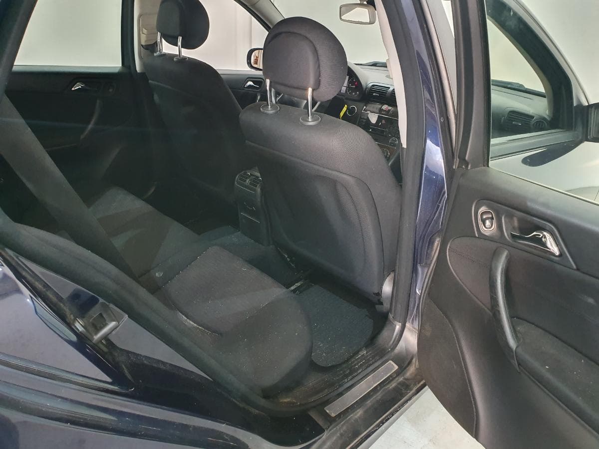 Mercedes-Benz C200 CDI · Ano 2004 — imagen 26