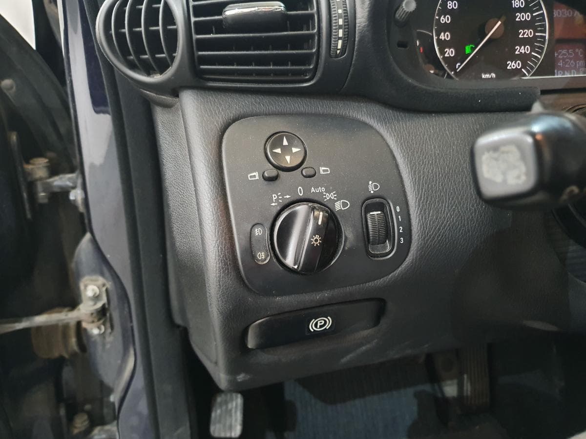 Mercedes-Benz C200 CDI · Ano 2004 — imagen 29