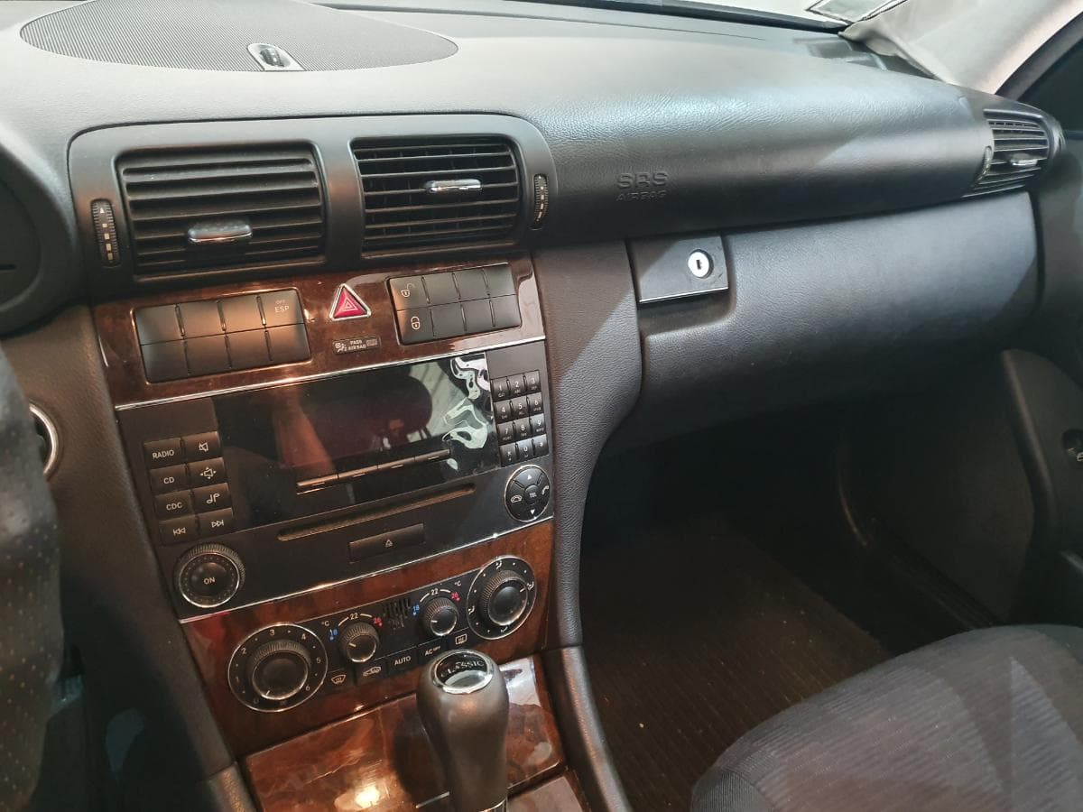 Mercedes-Benz C200 CDI · Ano 2004 — imagen 33