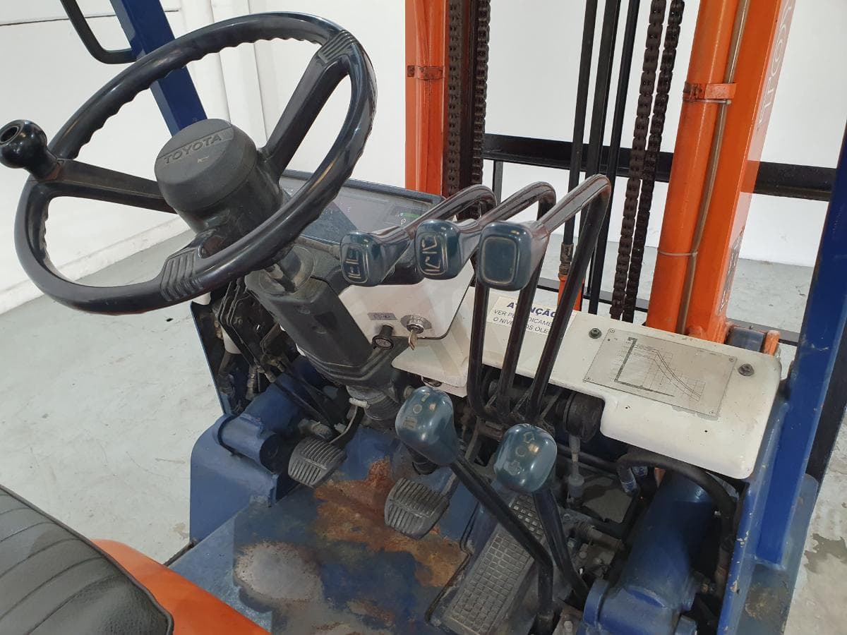 Empilhador Toyota 1500 KG — imagen 8