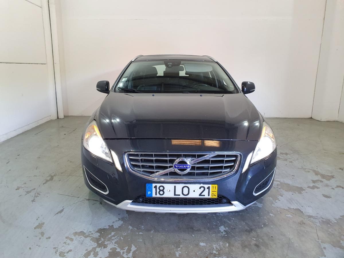 Volvo V60 2.0 · Ano 2011 — imagen 4