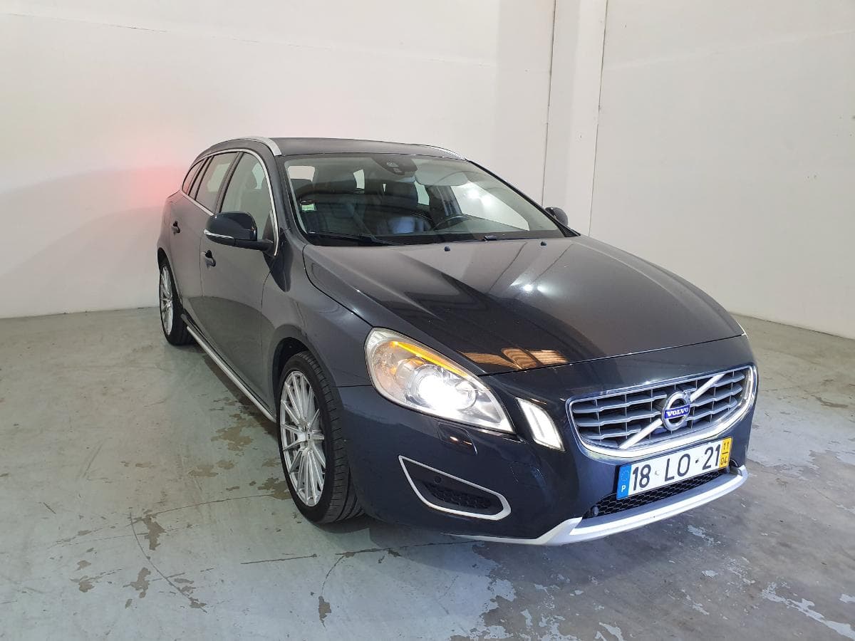 Volvo V60 2.0 · Ano 2011 — imagen 1