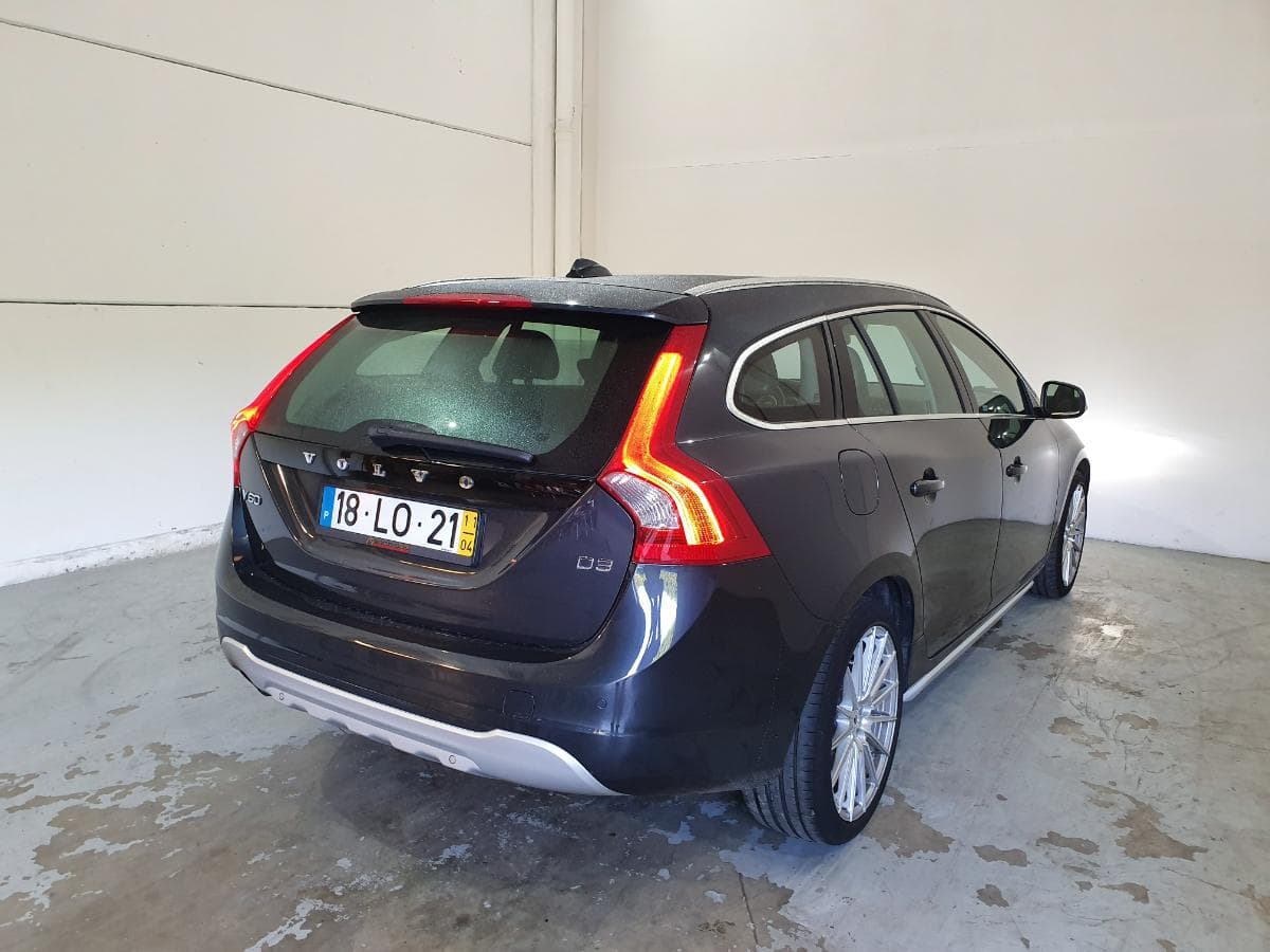 Volvo V60 2.0 · Ano 2011 — imagen 7