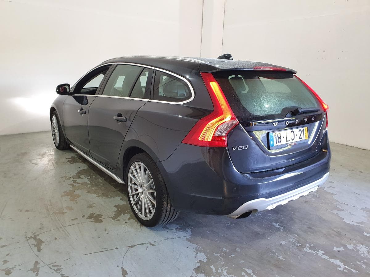 Volvo V60 2.0 · Ano 2011 — imagen 11