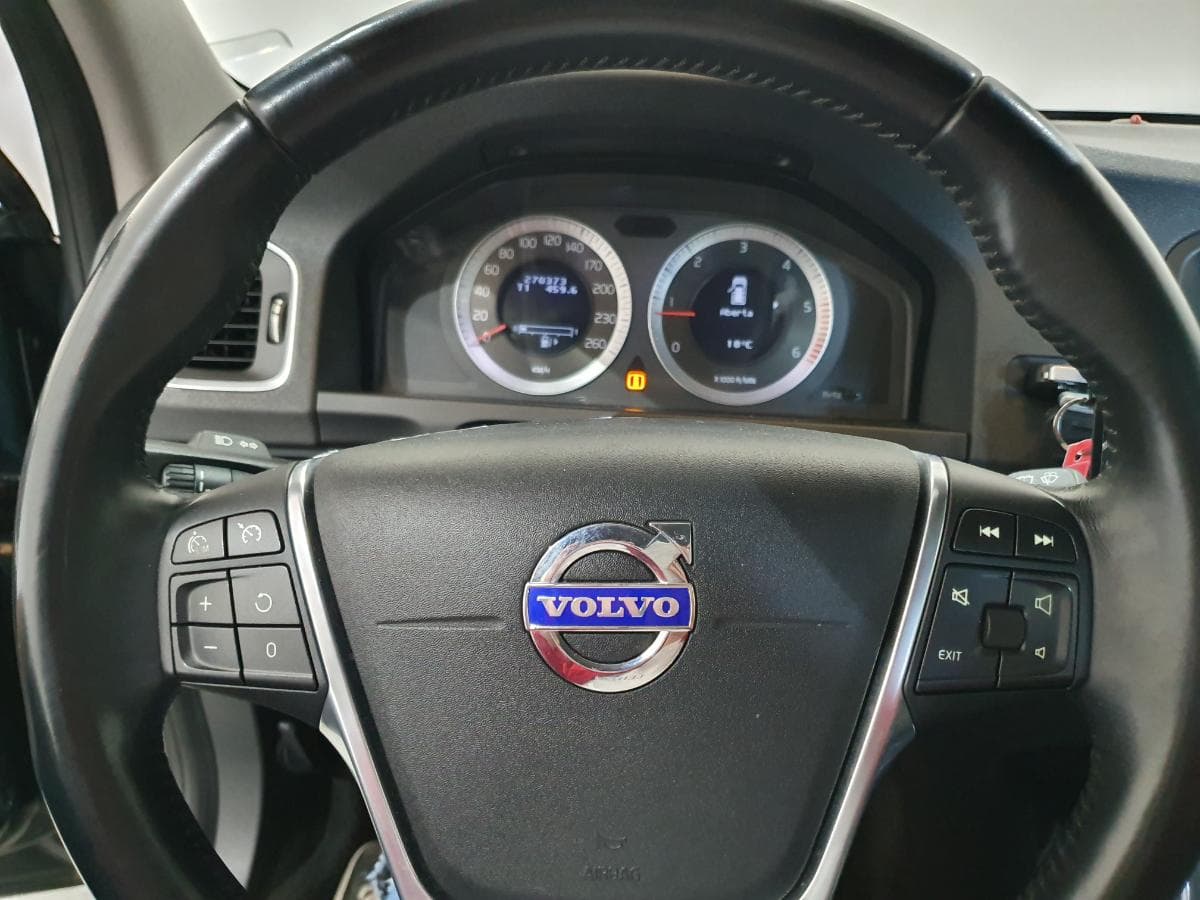 Volvo V60 2.0 · Ano 2011 — imagen 32