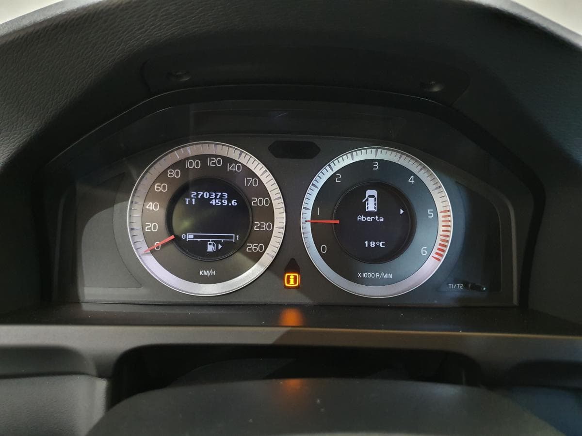 Volvo V60 2.0 · Ano 2011 — imagen 34