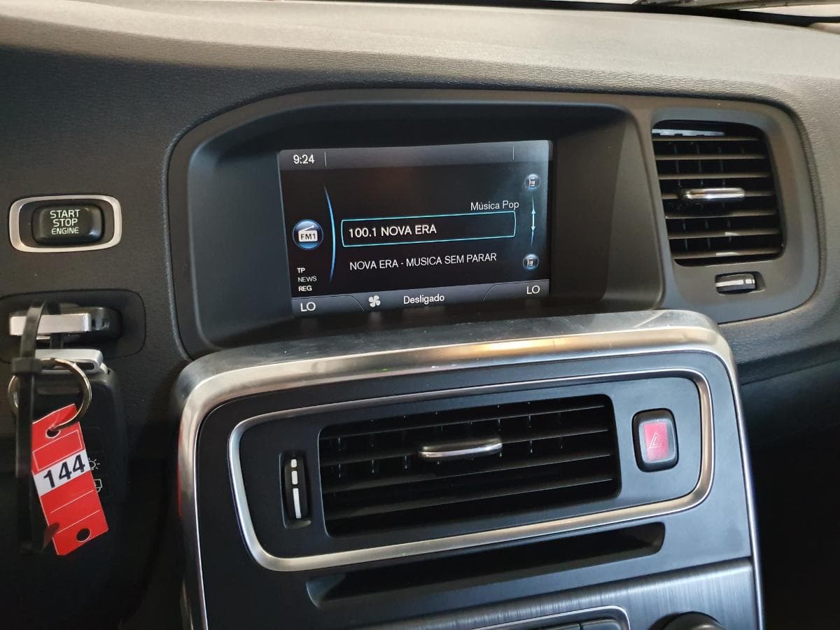 Volvo V60 2.0 · Ano 2011 — imagen 36
