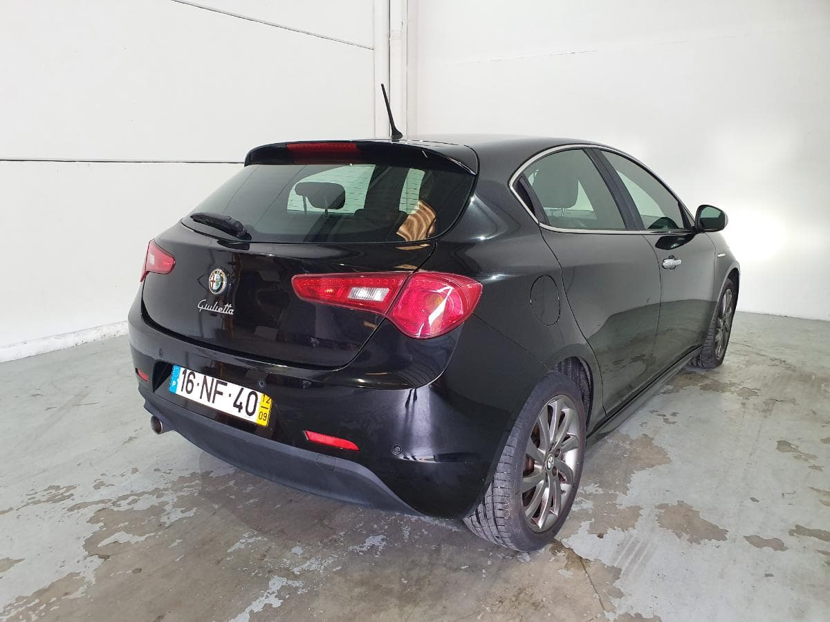 Alfa Romeo Giulietta 1.6 JTD · Ano 2012 — imagen 8