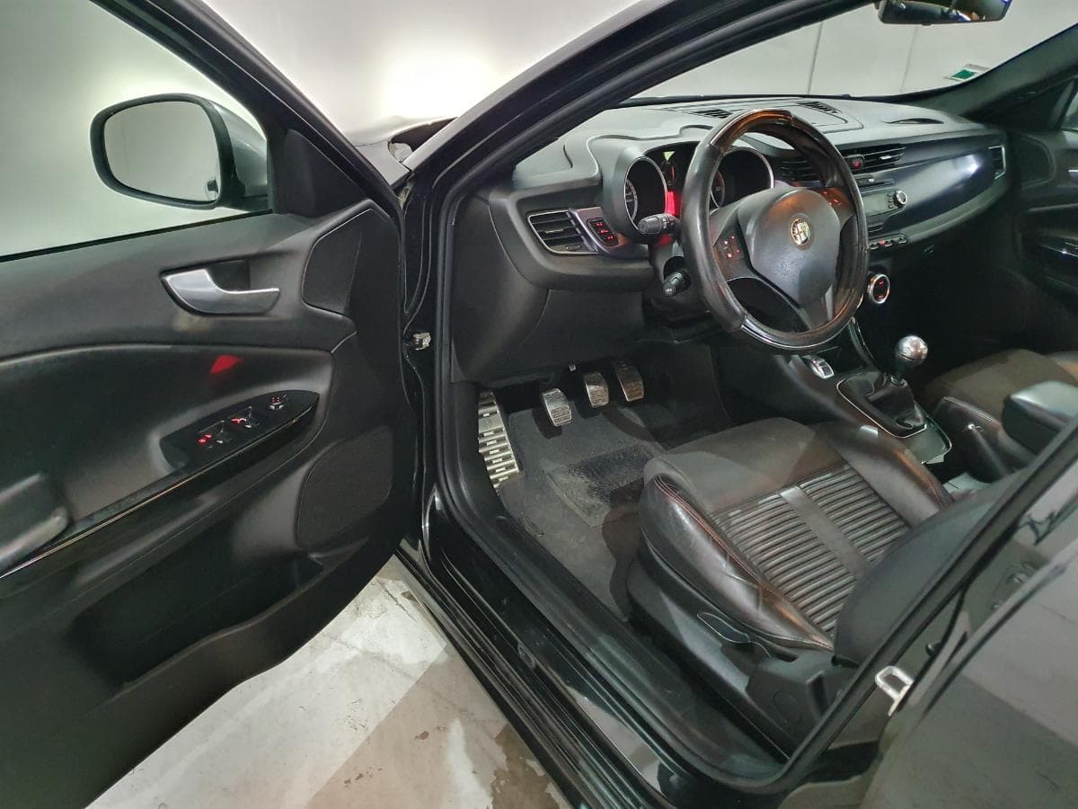 Alfa Romeo Giulietta 1.6 JTD · Ano 2012 — imagen 20