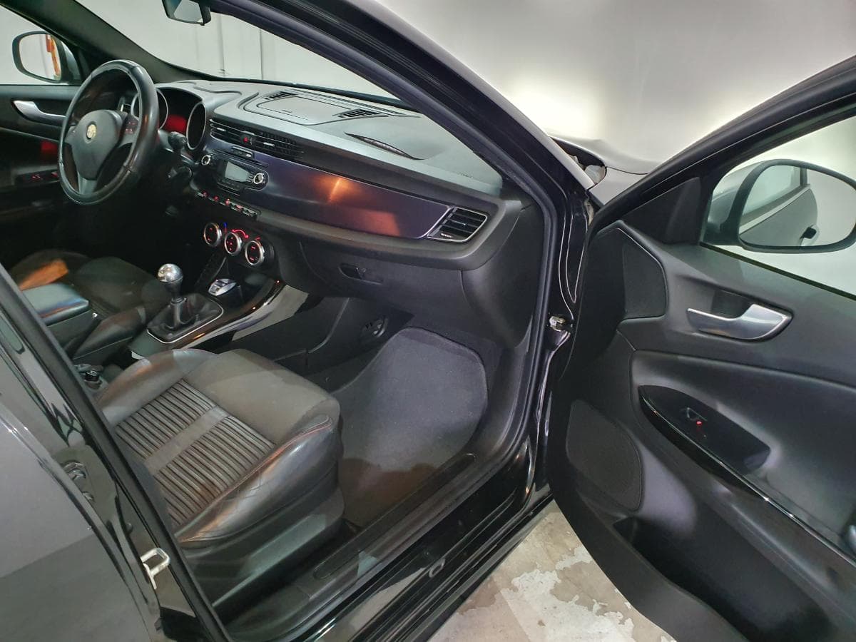 Alfa Romeo Giulietta 1.6 JTD · Ano 2012 — imagen 25