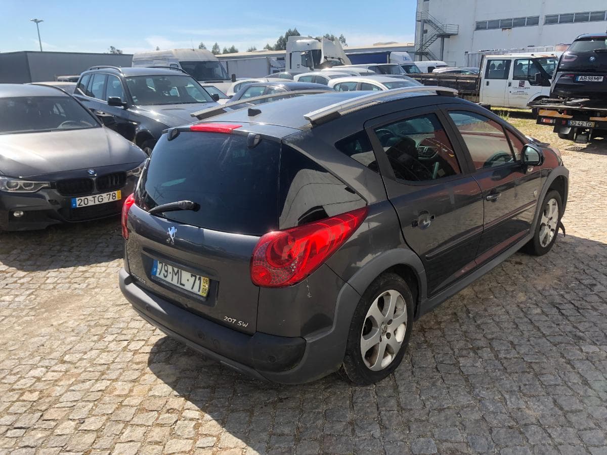 Peugeot 207 SW · Ano 2008 — image 4
