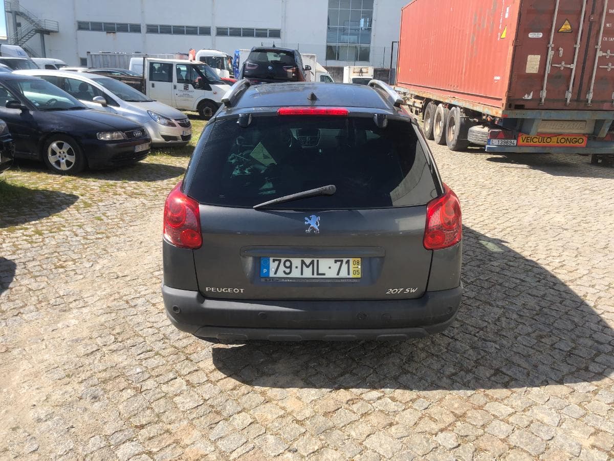 Peugeot 207 SW · Ano 2008 — image 6