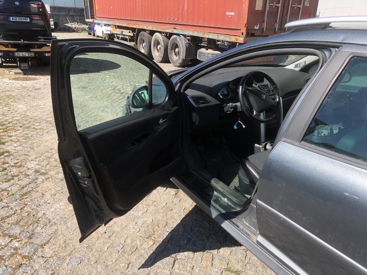 Peugeot 207 SW · Ano 2008 — image 19