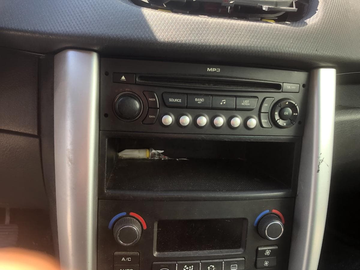 Peugeot 207 SW · Ano 2008 — image 24