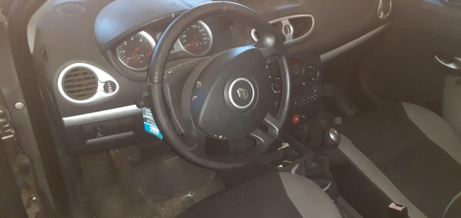 Renault Clio III Grandtour 1.5 DCI · Ano 2012 — imagen 18