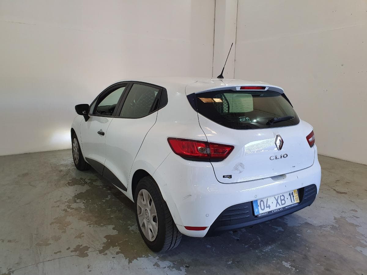 Renault Clio 1.5 DCI · Ano 2019 — image 8