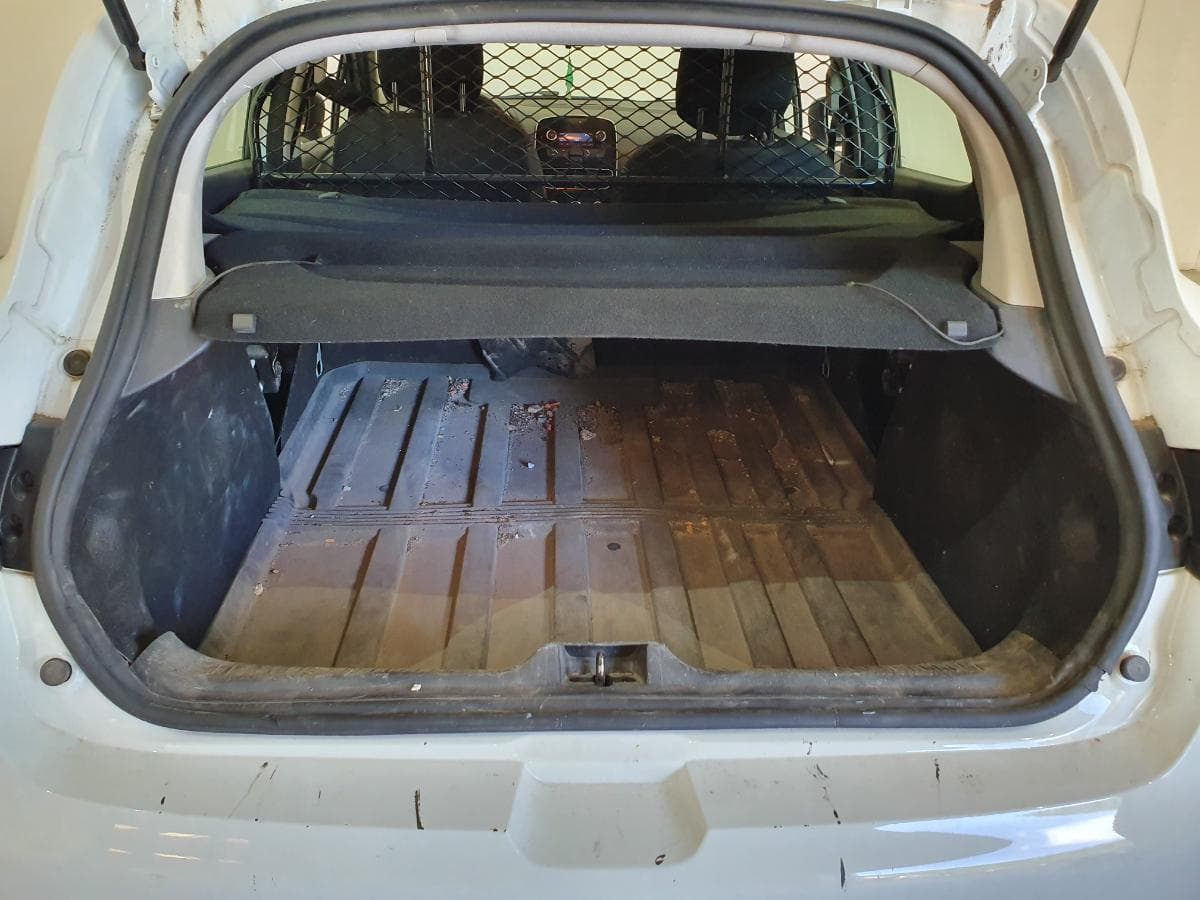 Renault Clio 1.5 DCI · Ano 2019 — image 10