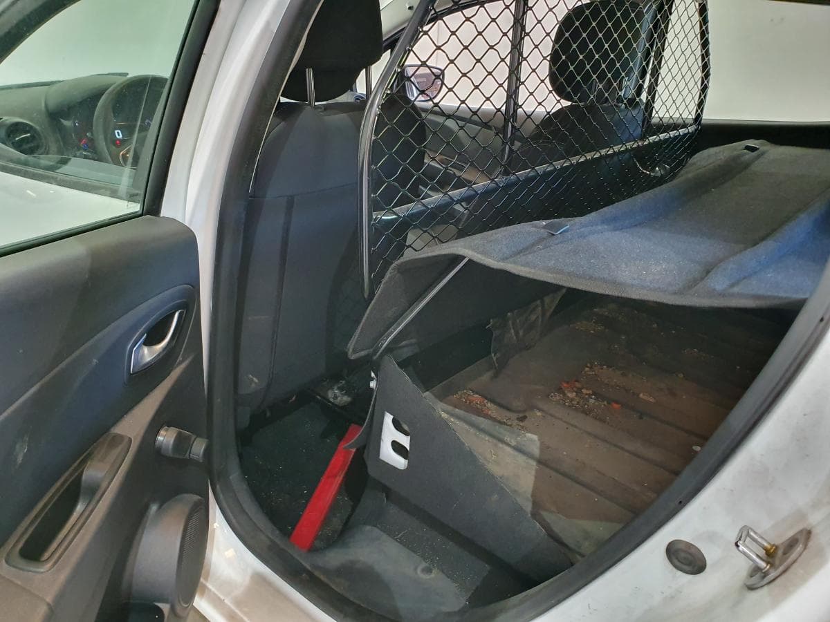 Renault Clio 1.5 DCI · Ano 2019 — image 15