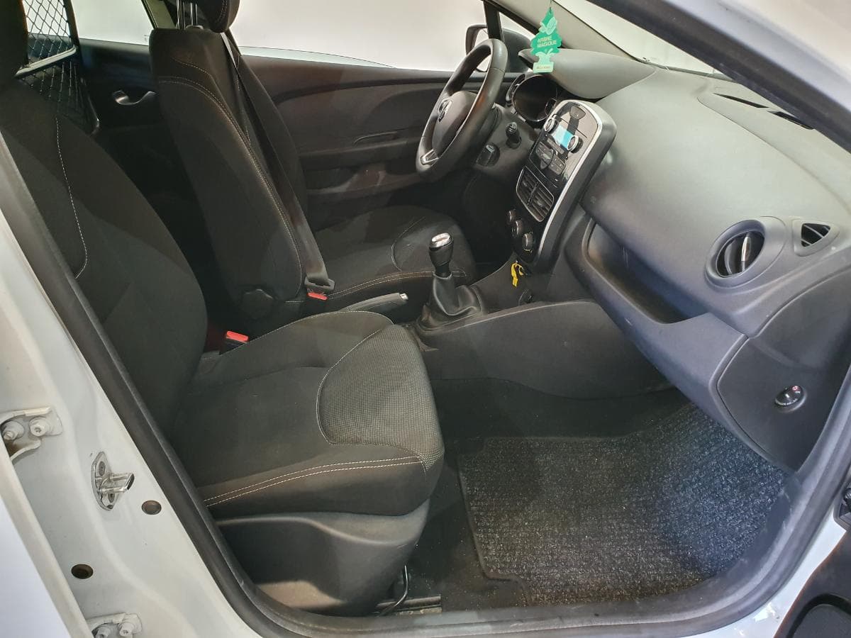 Renault Clio 1.5 DCI · Ano 2019 — image 16