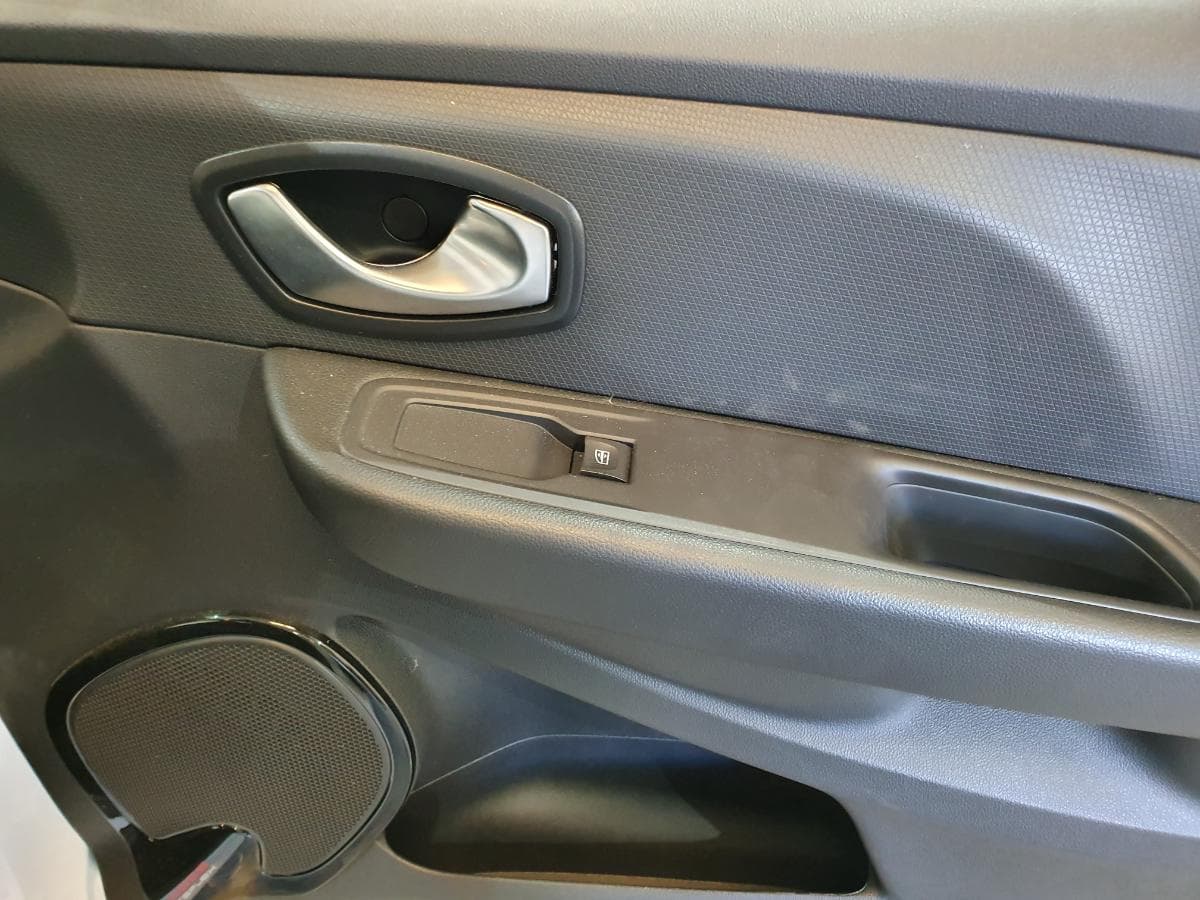 Renault Clio 1.5 DCI · Ano 2019 — image 17
