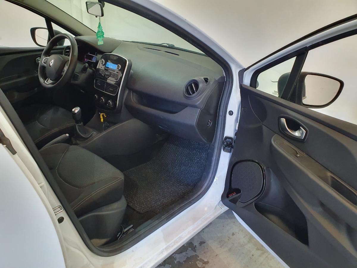 Renault Clio 1.5 DCI · Ano 2019 — image 18