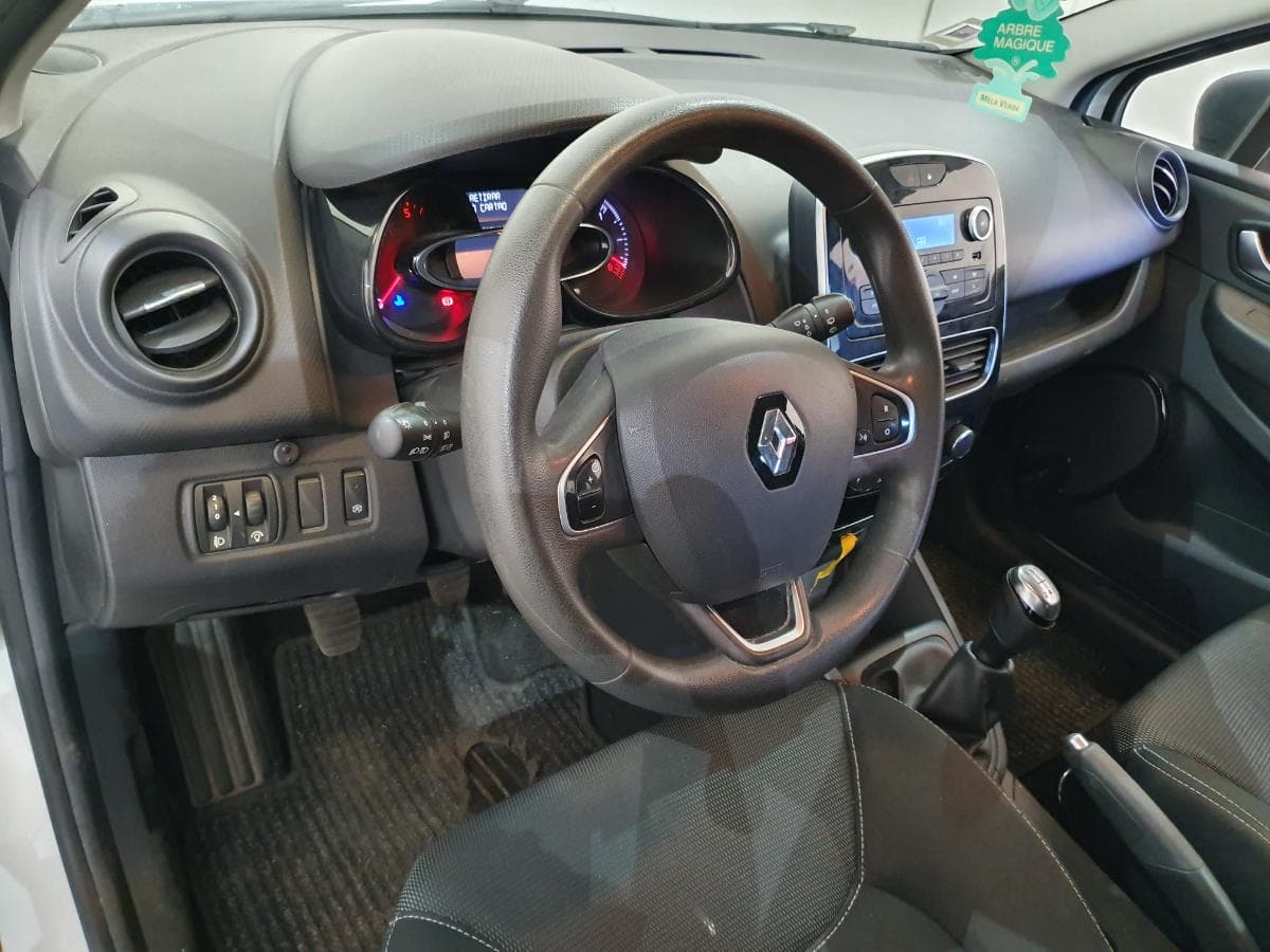 Renault Clio 1.5 DCI · Ano 2019 — image 24