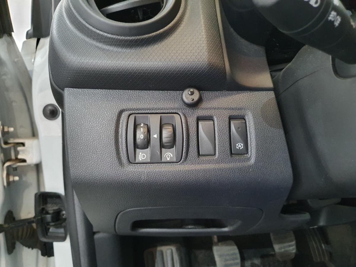 Renault Clio 1.5 DCI · Ano 2019 — image 25