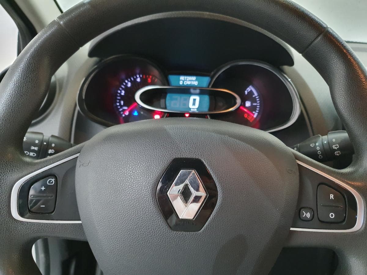 Renault Clio 1.5 DCI · Ano 2019 — image 28