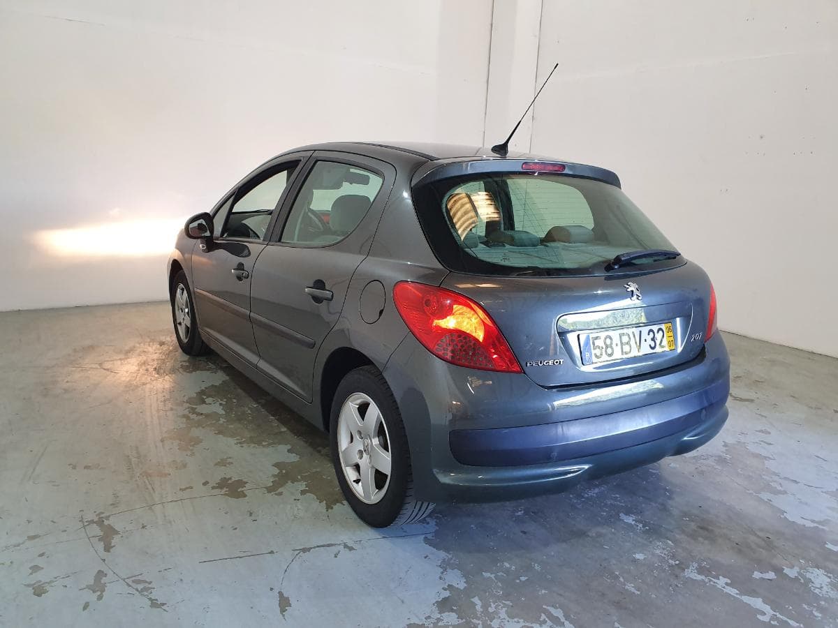 Peugeot 207 1.4 HDI · Ano 2006 — image 8